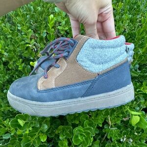 Kids size 11M Oshkosh shoes! Lightly used.
